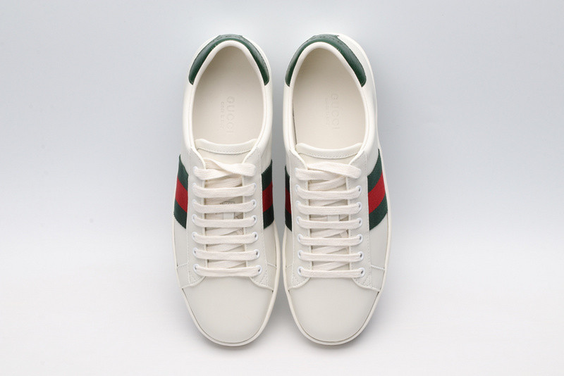 G*u*i ace embroidered low-top sneaker white with stripe