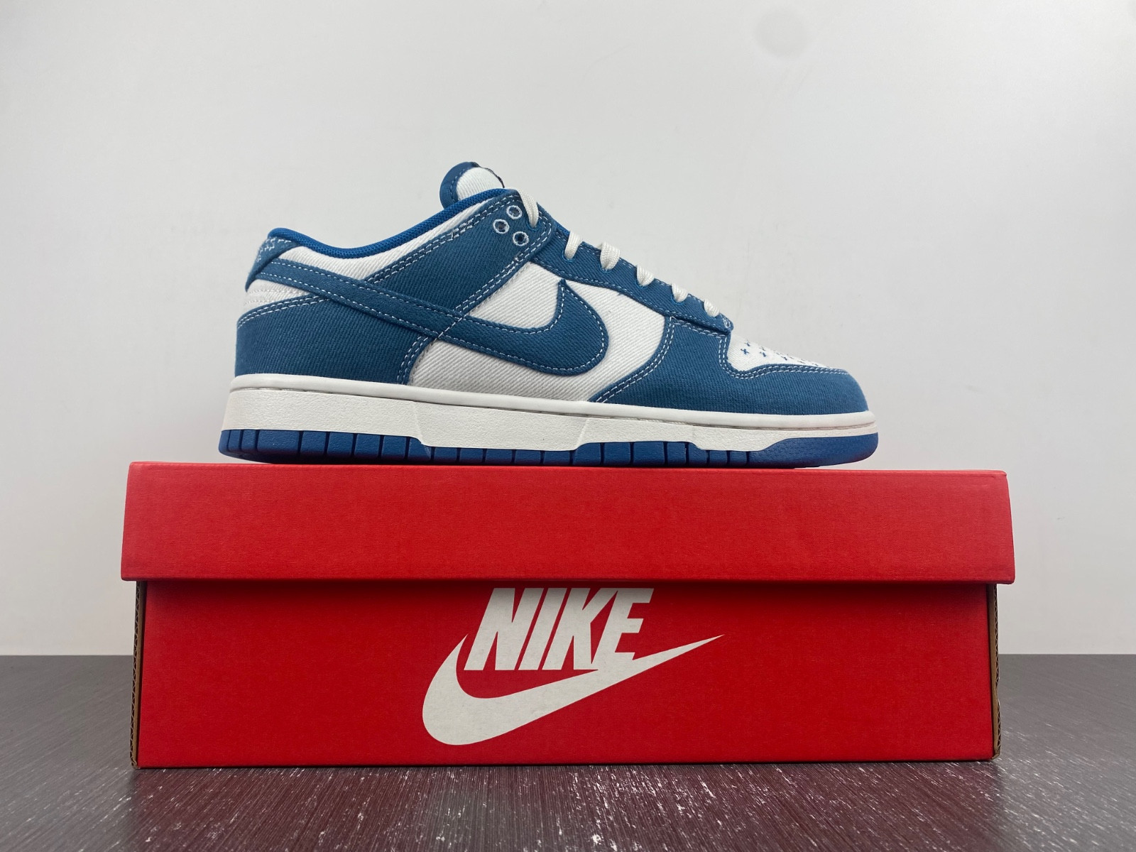 nike dunk low se "industrial blue" dv0834-101