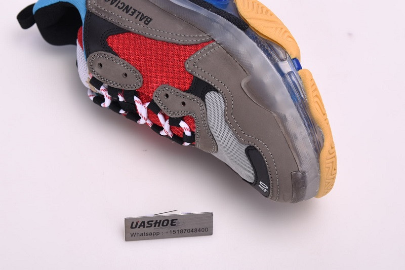 Ba*len*cia*ga triple s