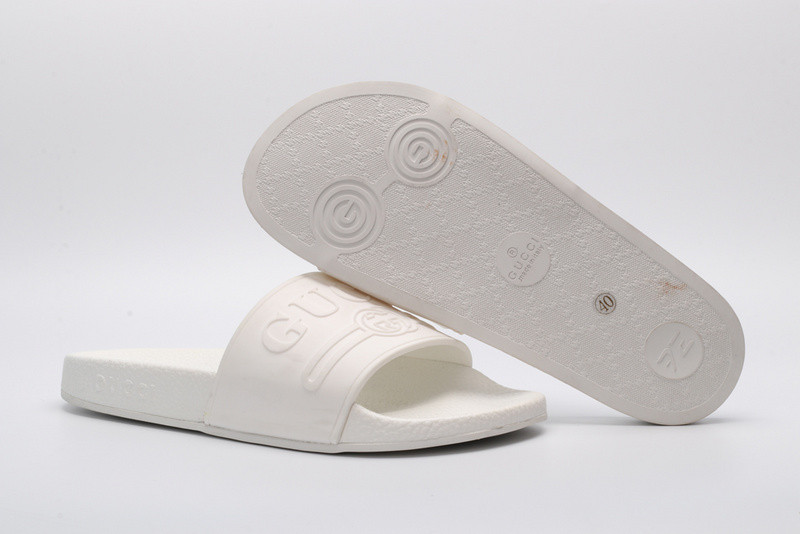 G*u*i slides all white