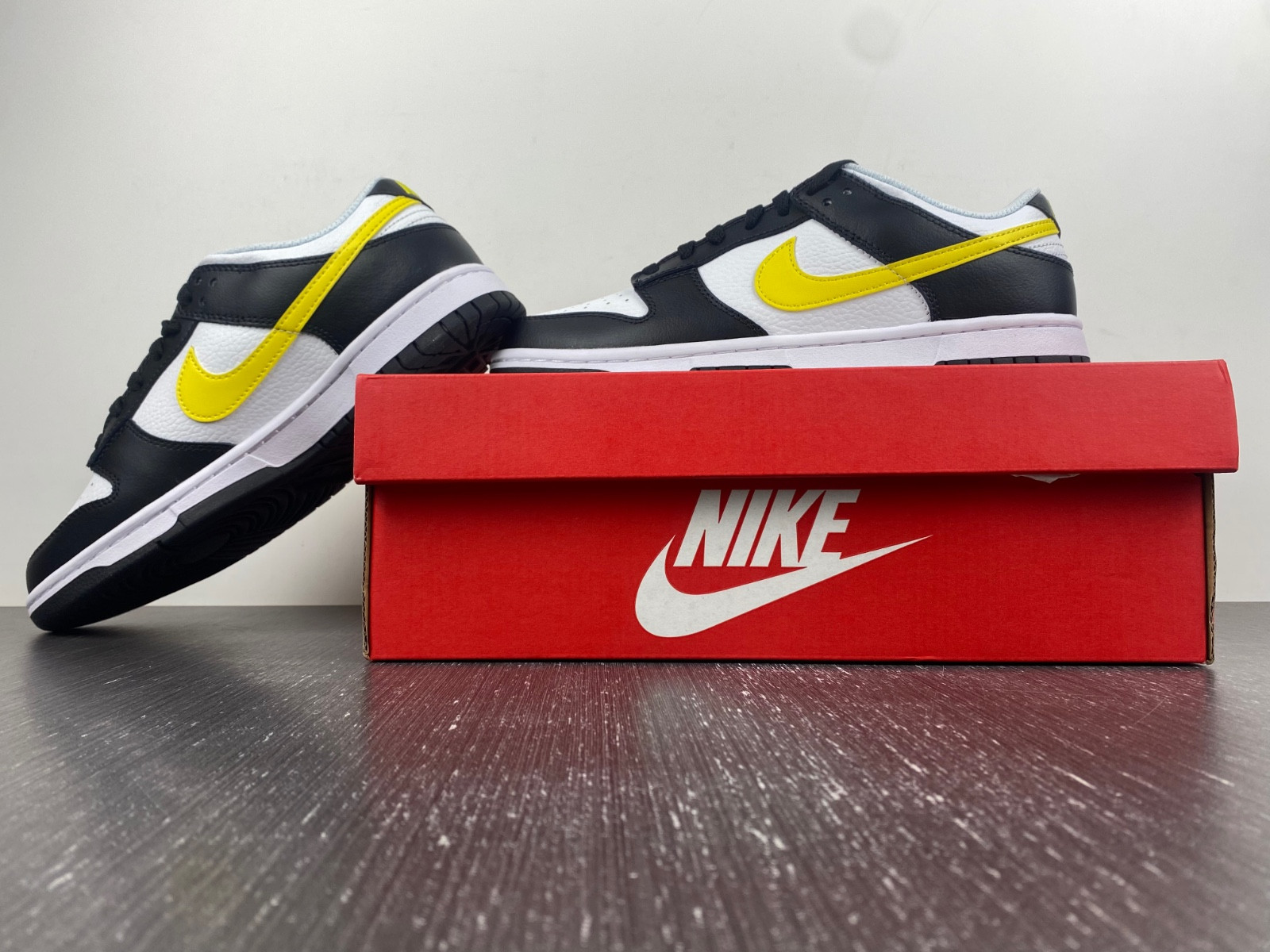 nike dunk low black yellow white fq2431-001