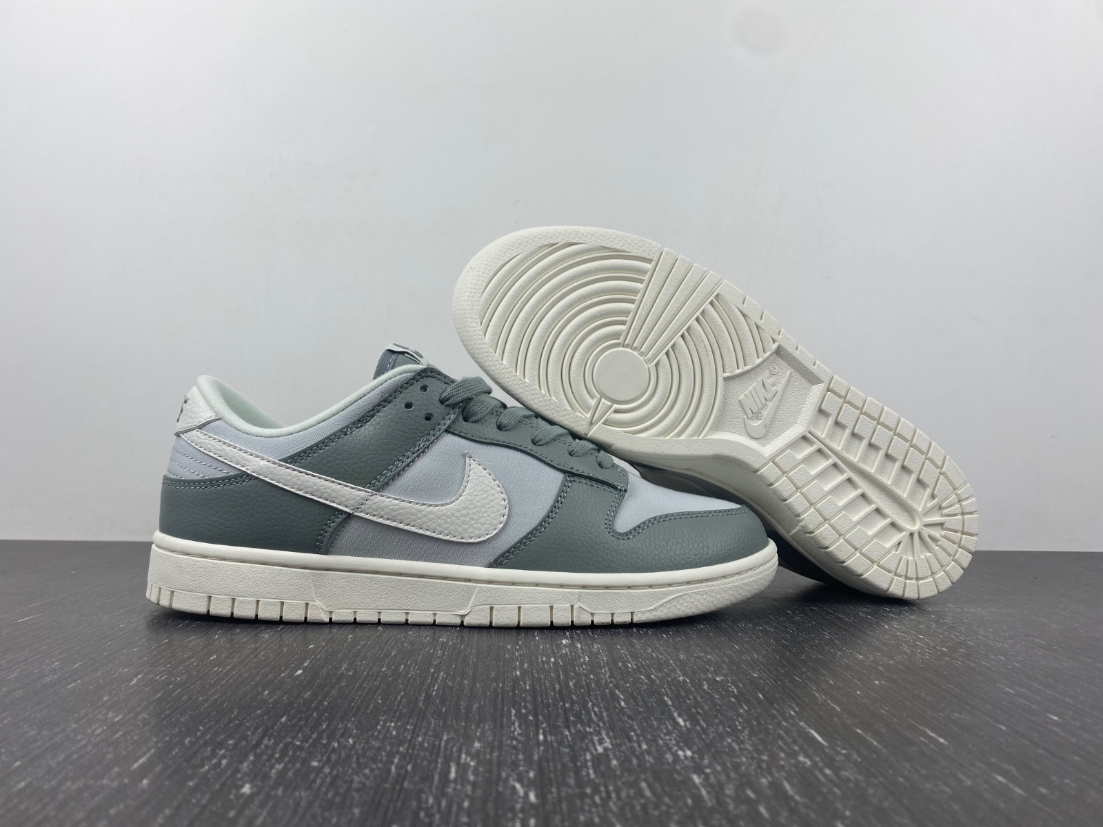 nike dunk low mica green men