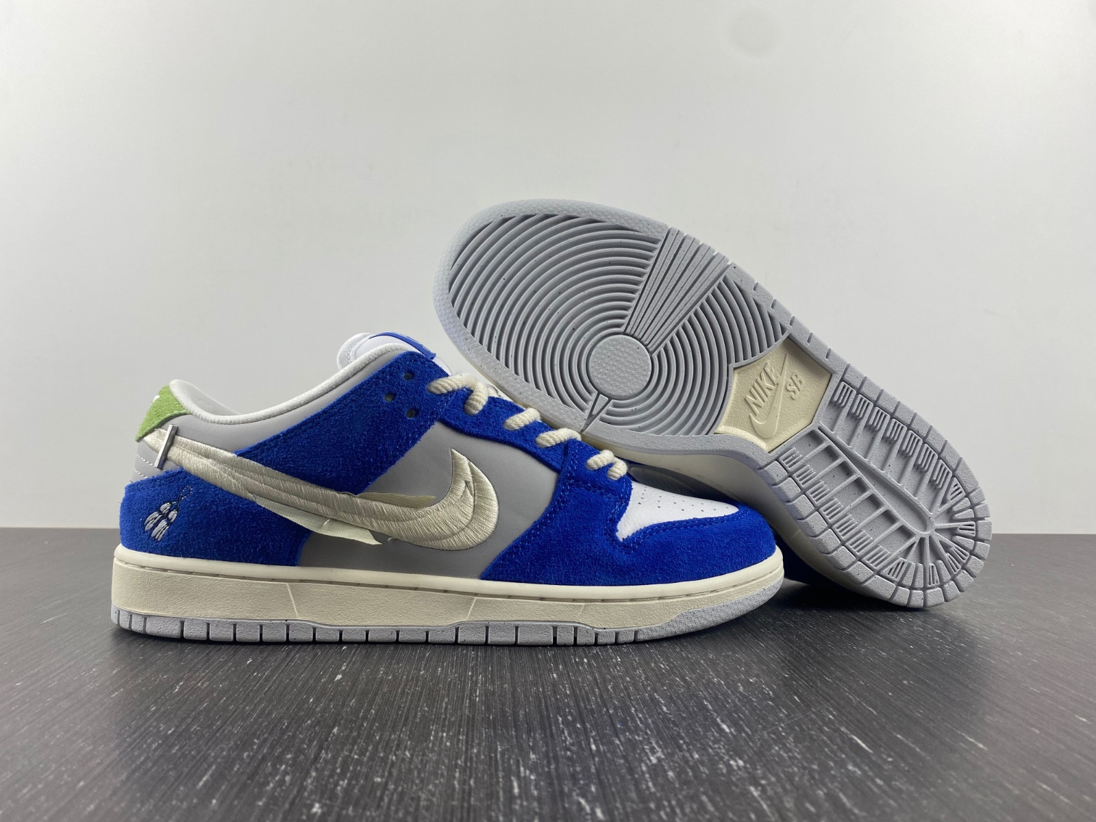 fly streetwear nike sb dunk low - dq5130-400