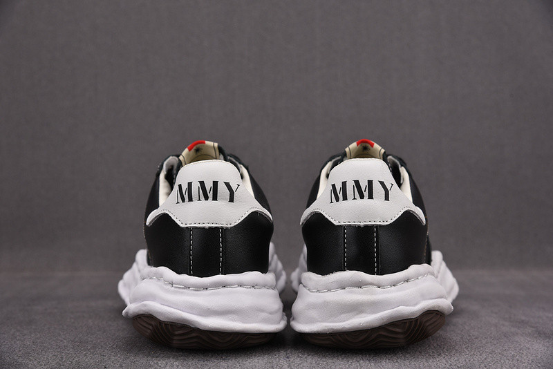mmy sneaker 0012