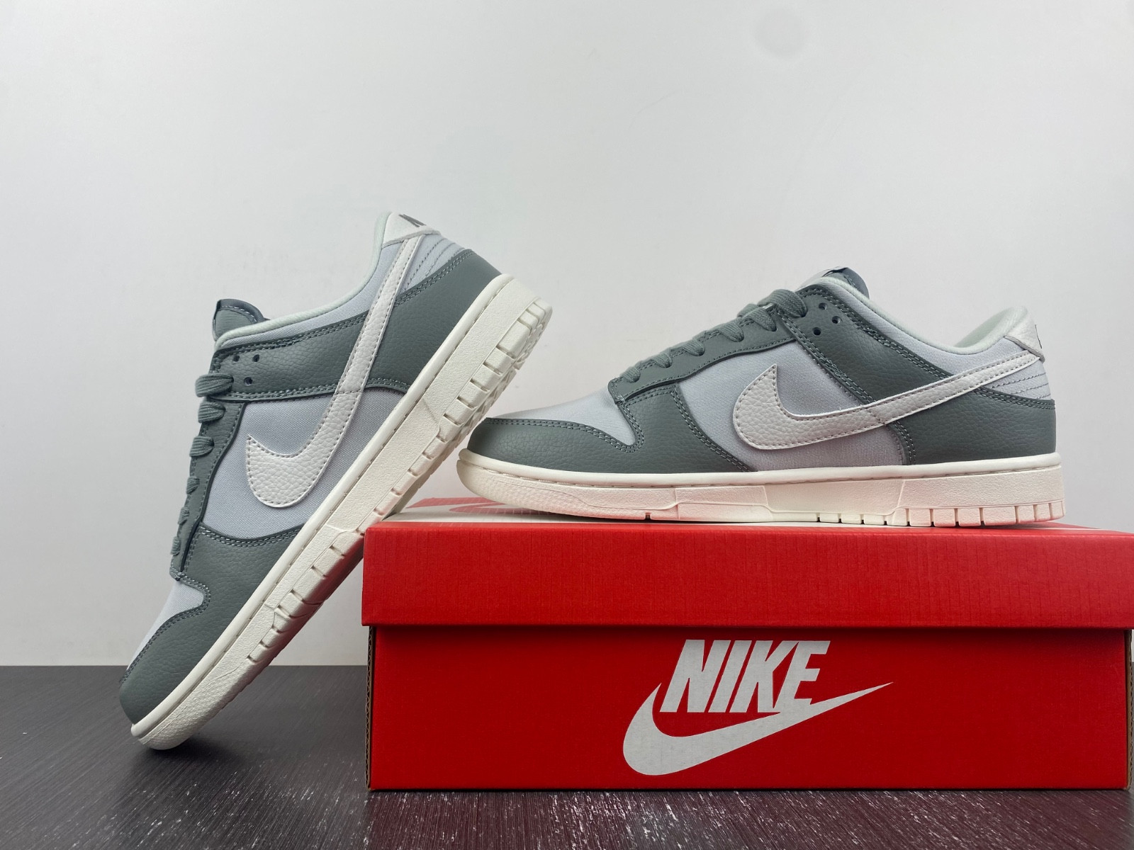 nike dunk low mica green men