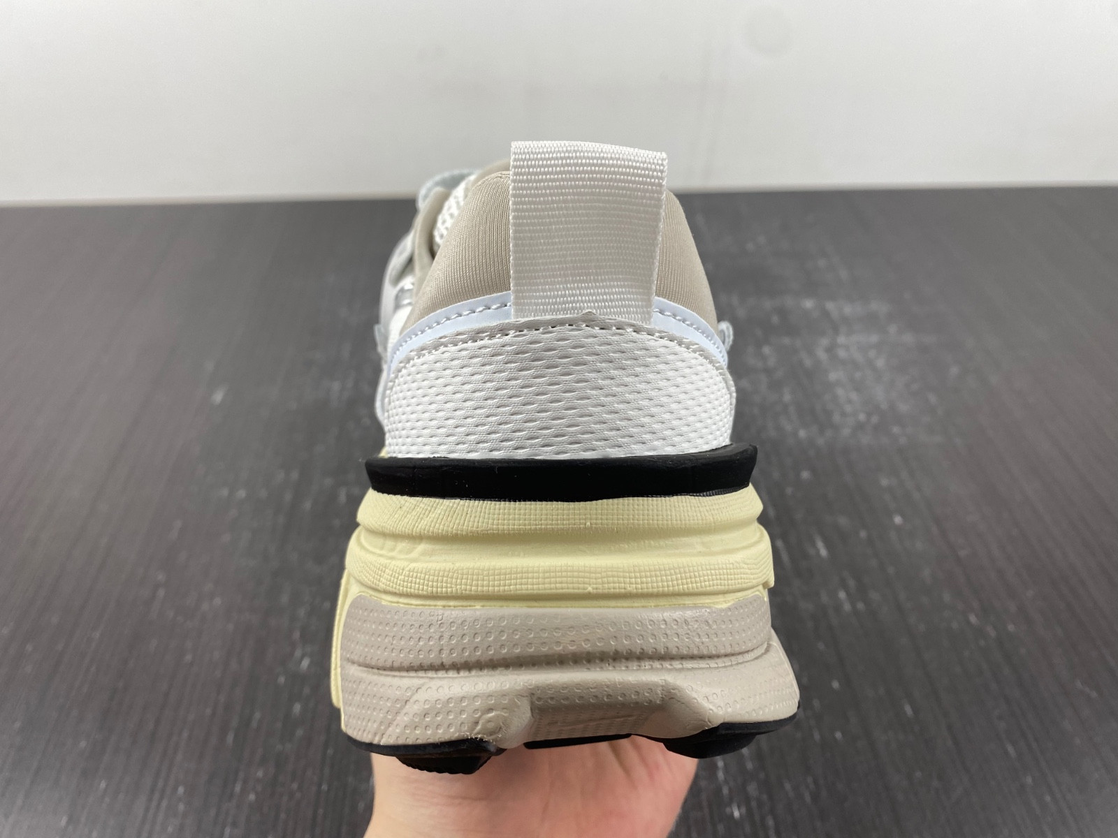 nike runtekk summit white metallic silver fd0736-100