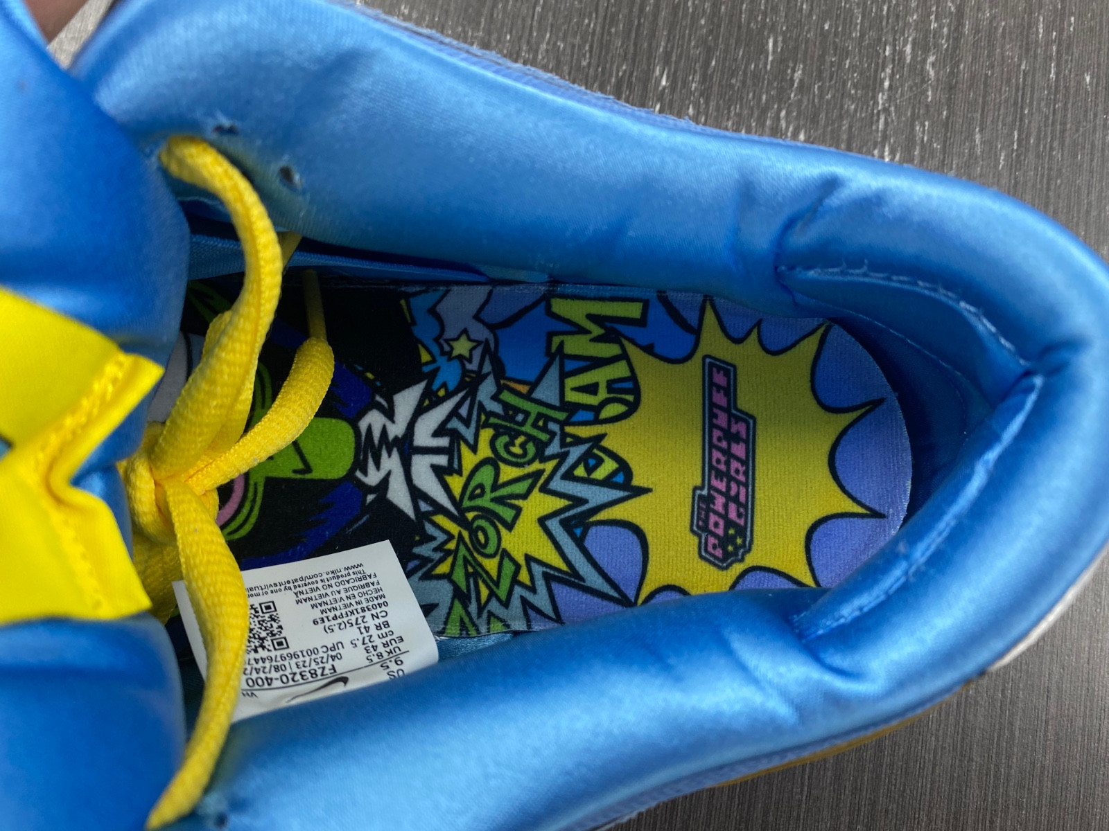 powerpuff girls x nike sb dunk low "bubbles" fz8320-400