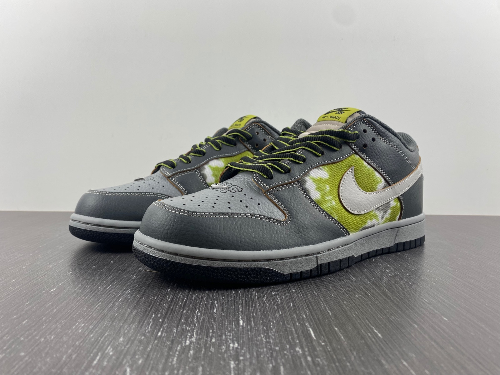 nike sb dunk low huf wait, what!? (friends and family) fd8775-002