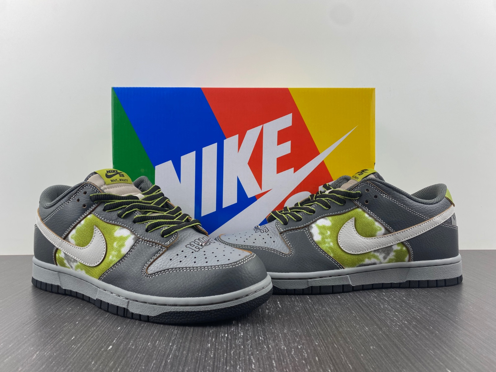 nike sb dunk low huf wait, what!? (friends and family) fd8775-002