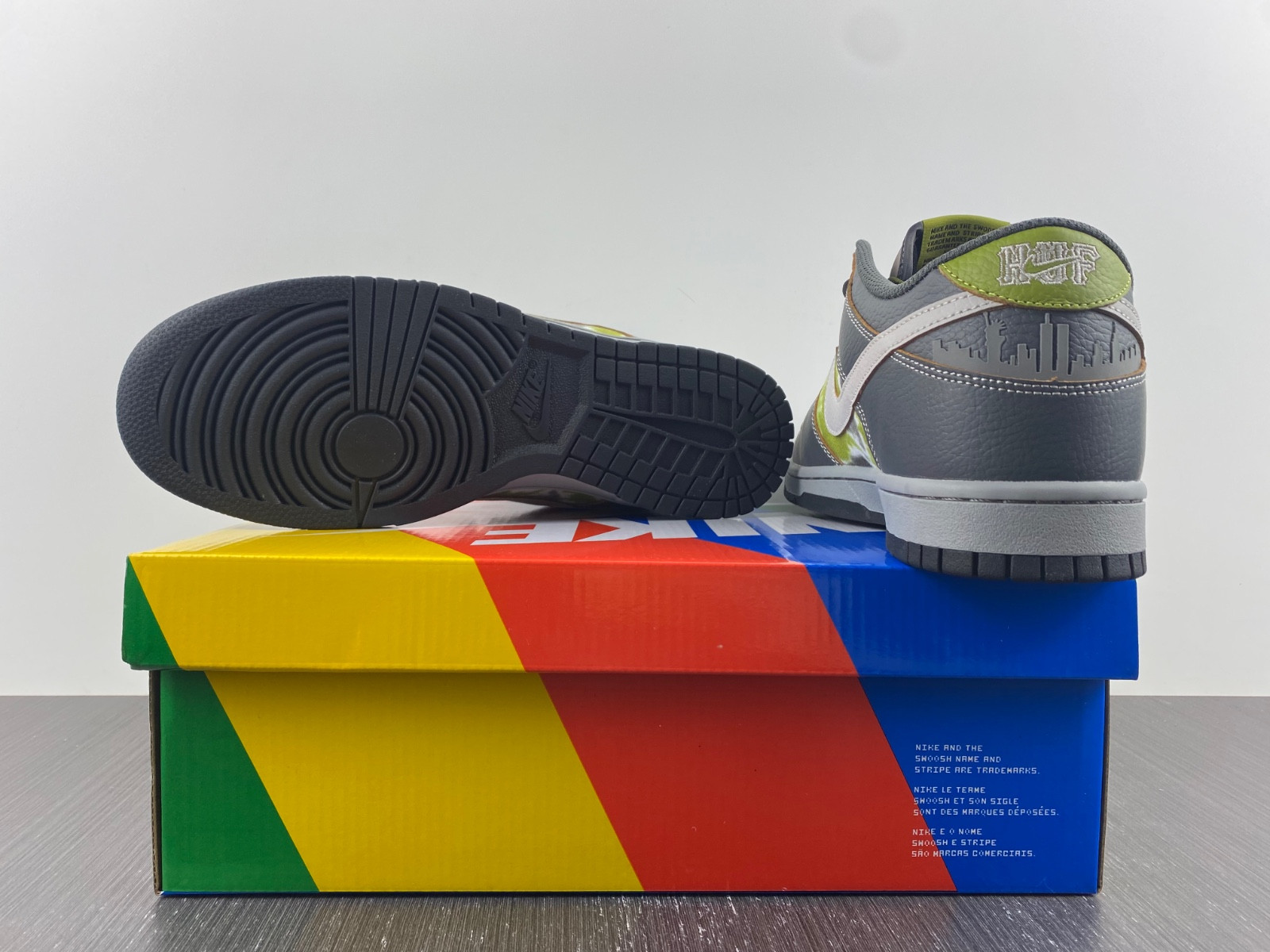 nike sb dunk low huf wait, what!? (friends and family) fd8775-002