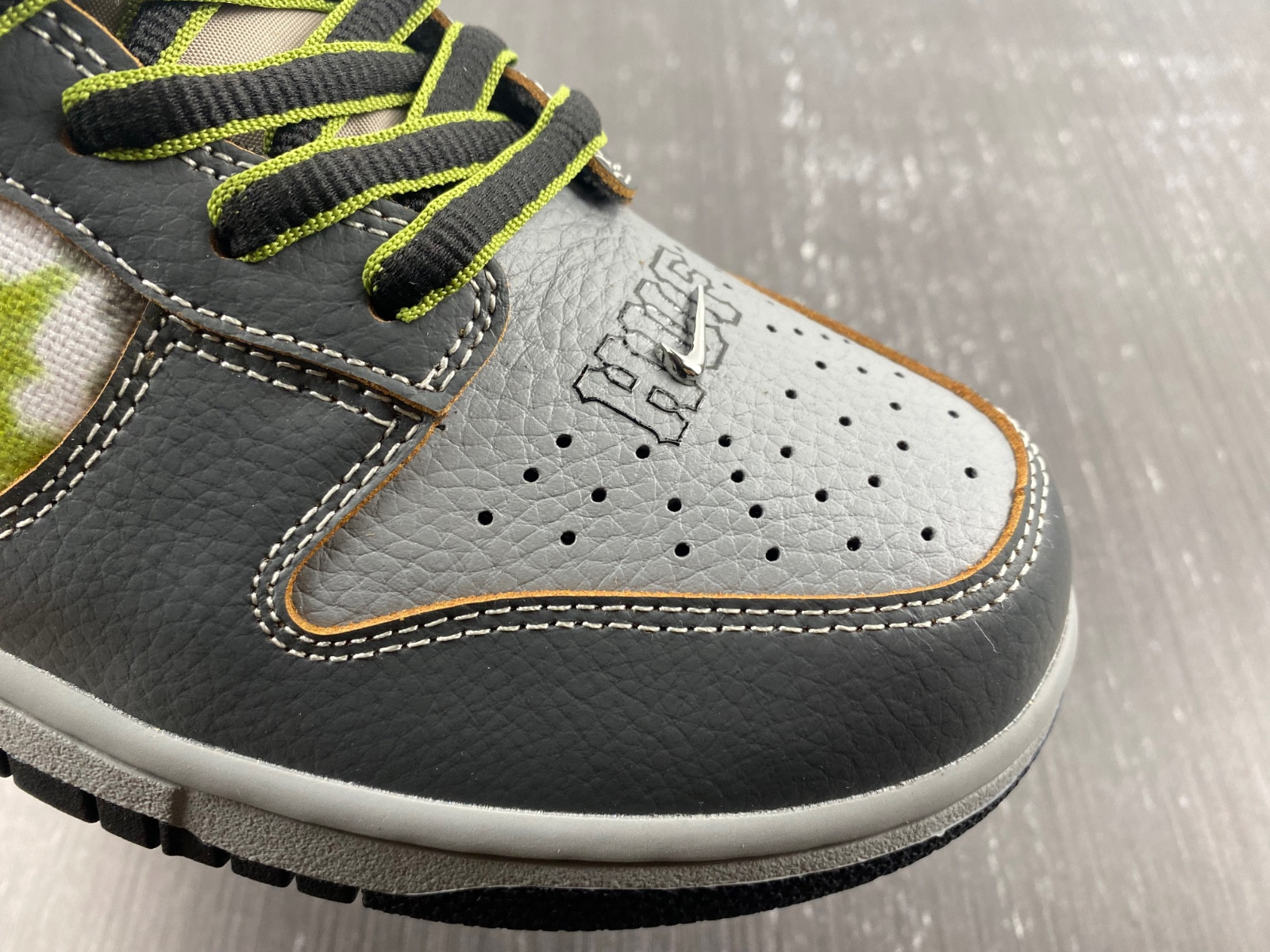 nike sb dunk low huf wait, what!? (friends and family) fd8775-002