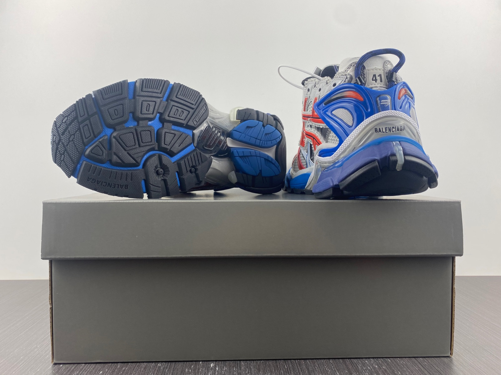 Ba*len*cia*ga runner sneaker