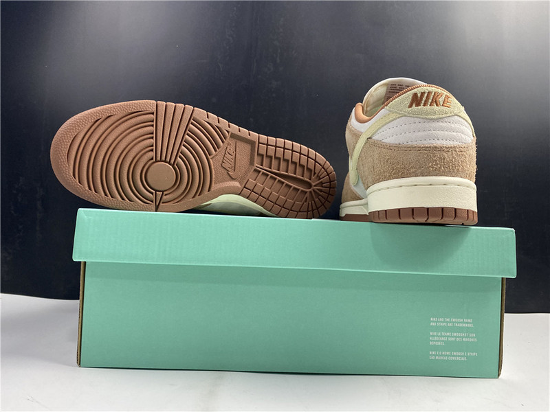 nike dunk low prm "medium curry" dd1390-100