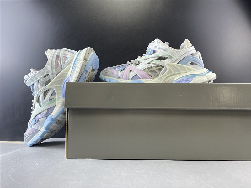 Ba*len*cia*ga track 2