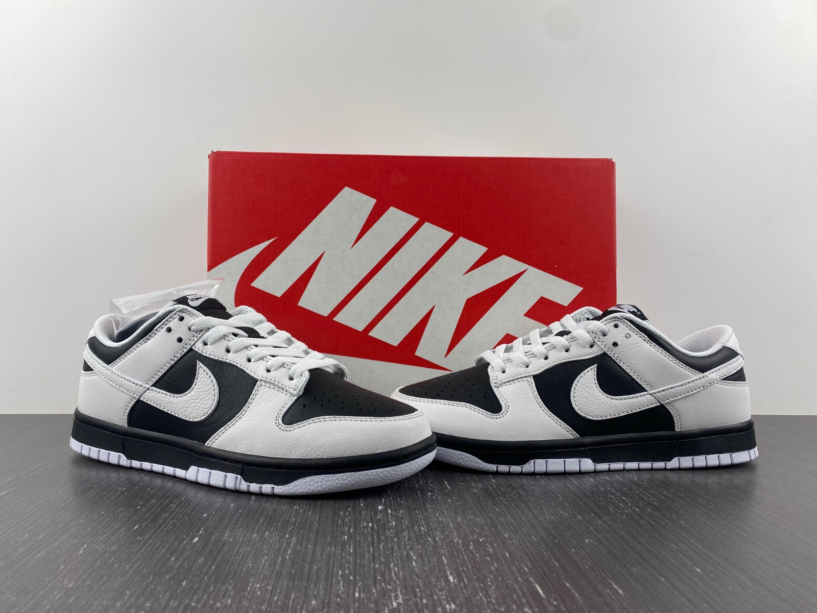 nike dunk low retro reverse panda fd9064-011
