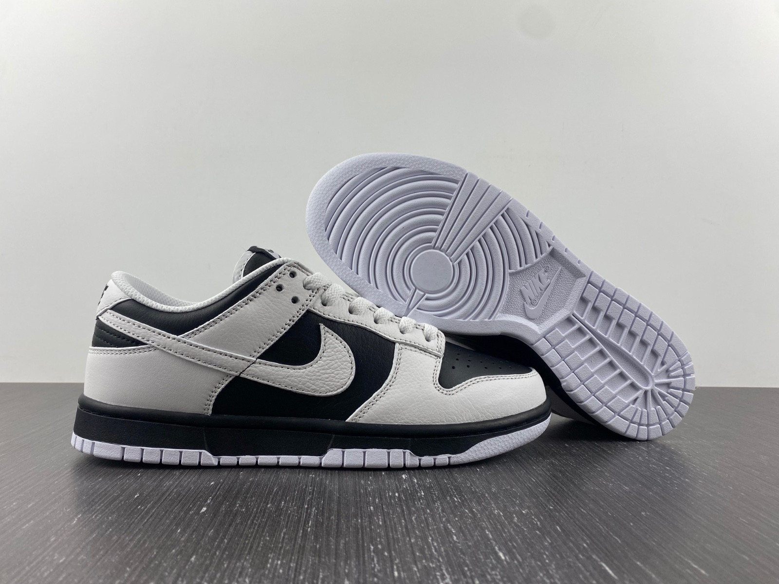 nike dunk low retro reverse panda fd9064-011