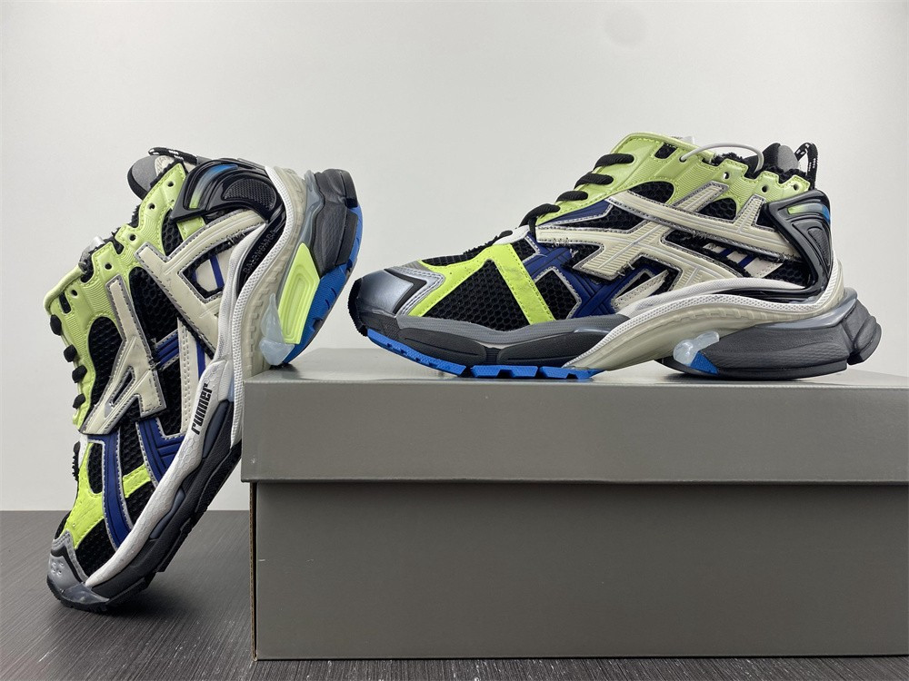 Ba*len*cia*ga runner sneaker