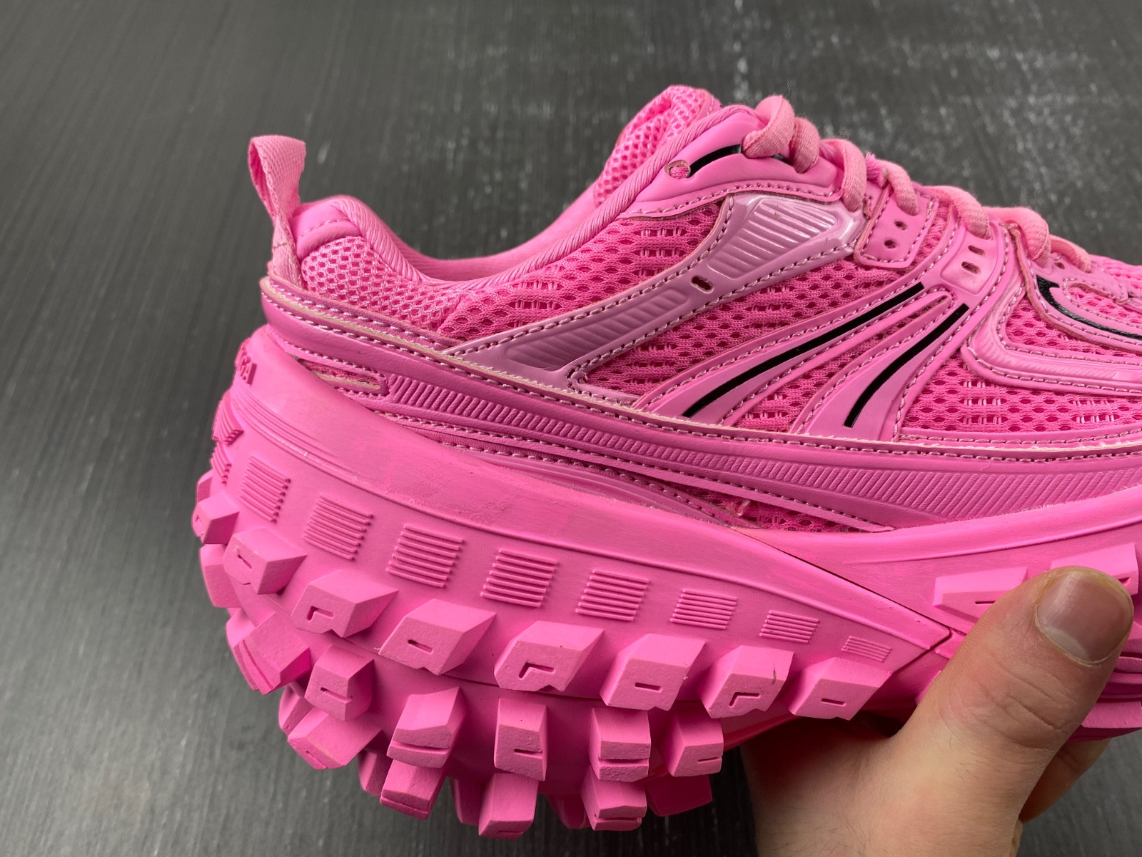 Ba*len*cia*ga defender sneaker