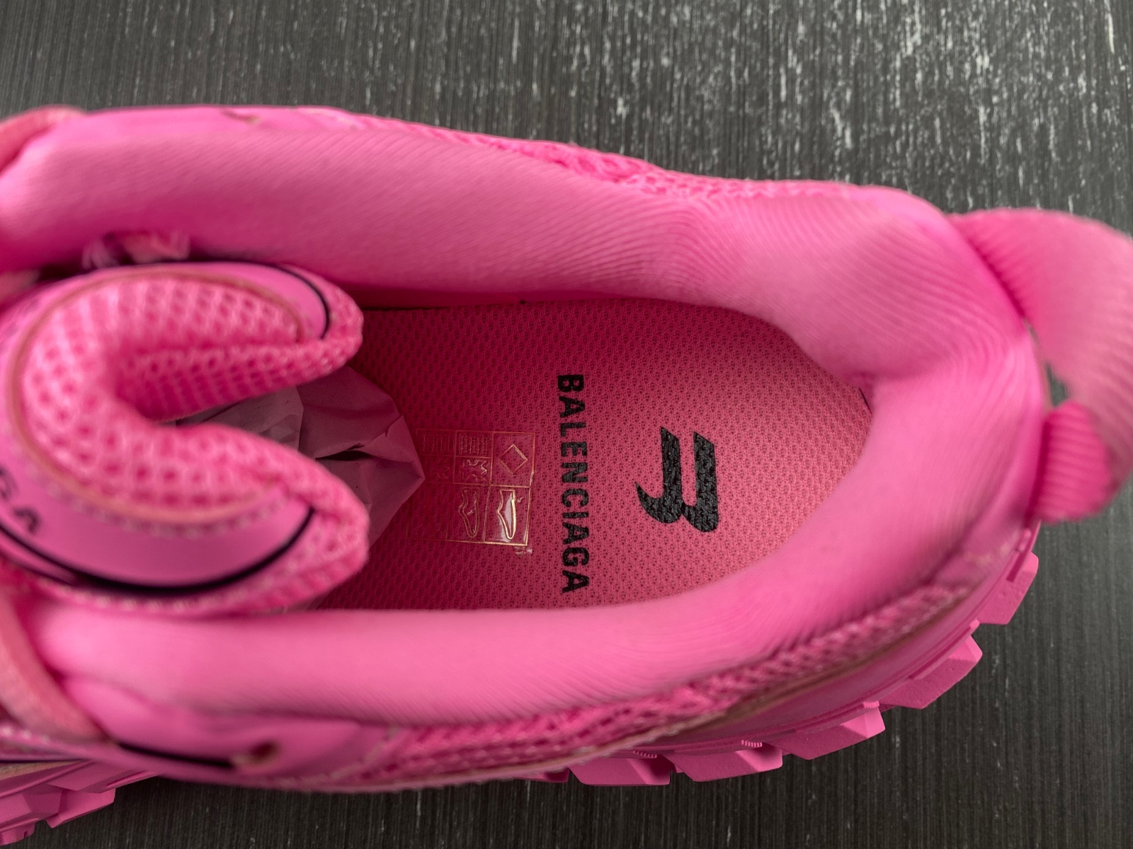 Ba*len*cia*ga defender sneaker