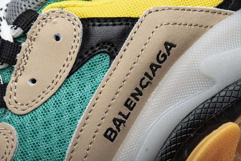 Ba*len*cia*ga triple s