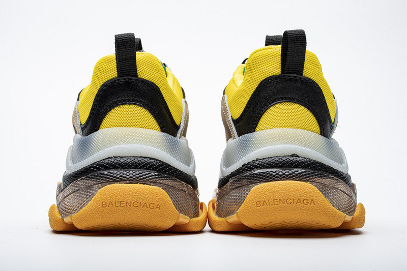 Ba*len*cia*ga triple s