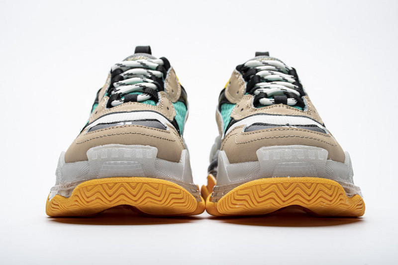 Ba*len*cia*ga triple s