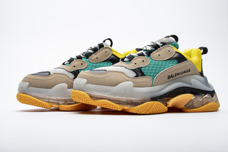 Ba*len*cia*ga triple s