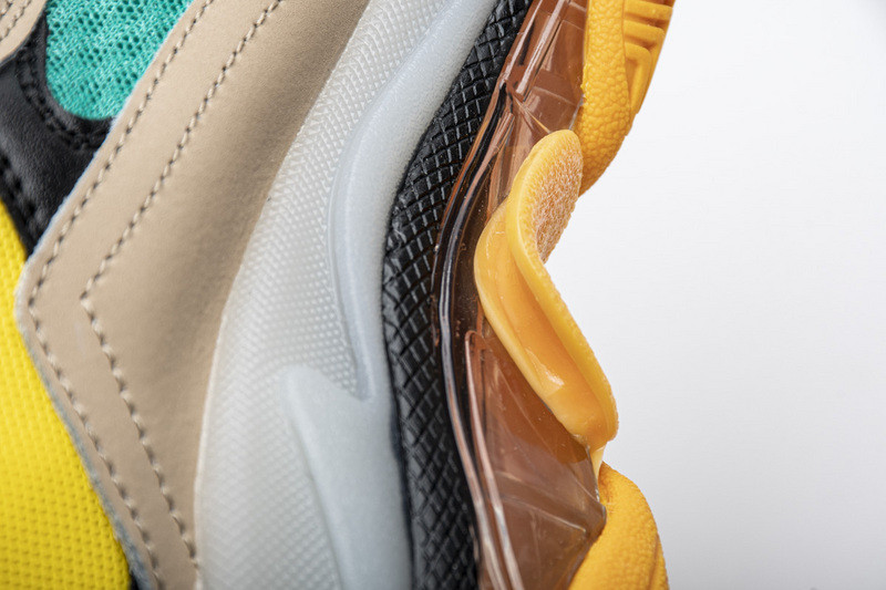 Ba*len*cia*ga triple s