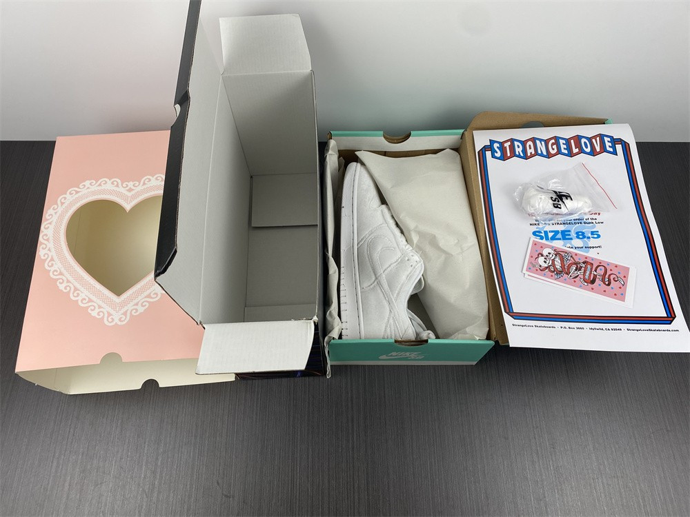 dover street market dsm nike dunk low dh2686-100