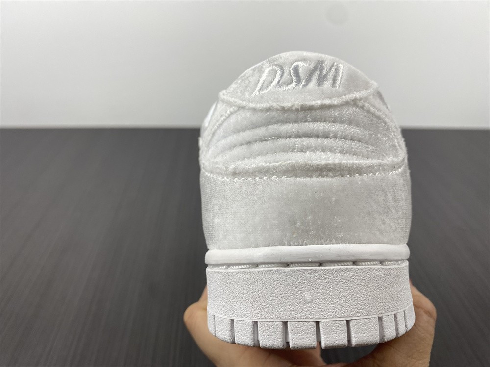 dover street market dsm nike dunk low dh2686-100