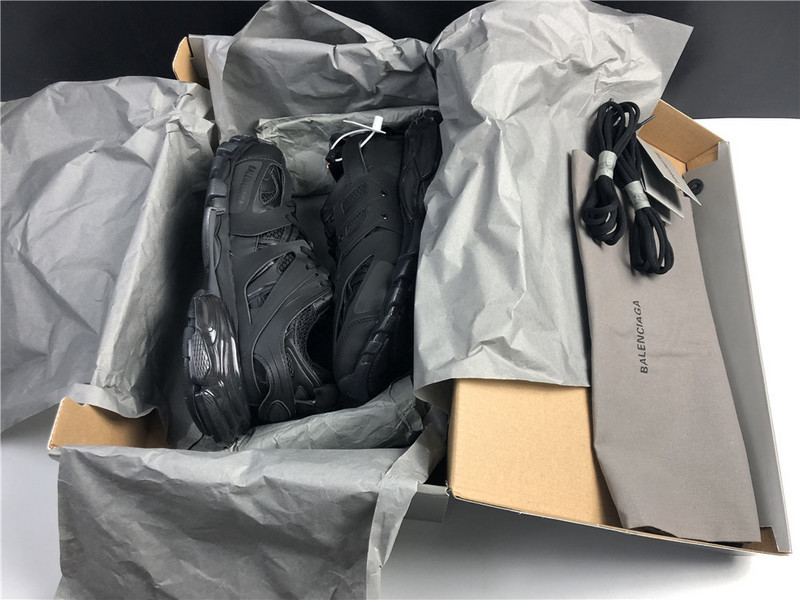 Ba*len*cia*ga track all black