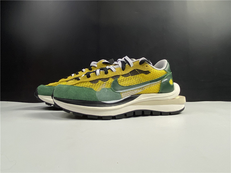 sacai x nike vaporwaffle “tour yellow” cv1363-700