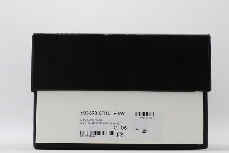 G*u*i low-top sneaker