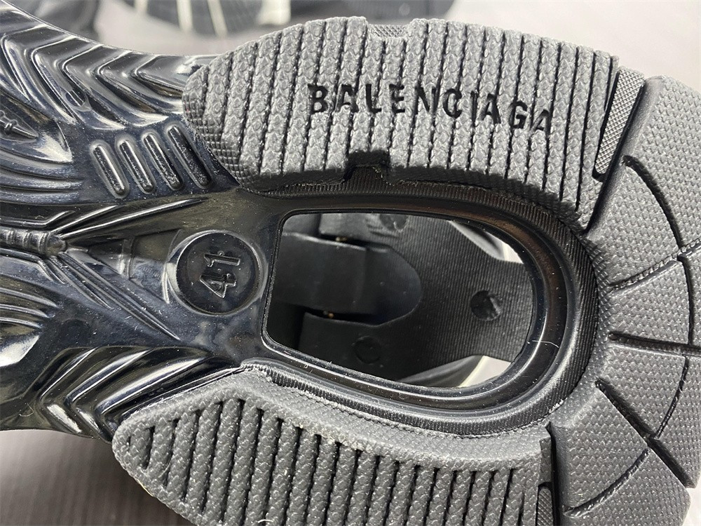 Ba*len*cia*ga x-pander 6.0 y