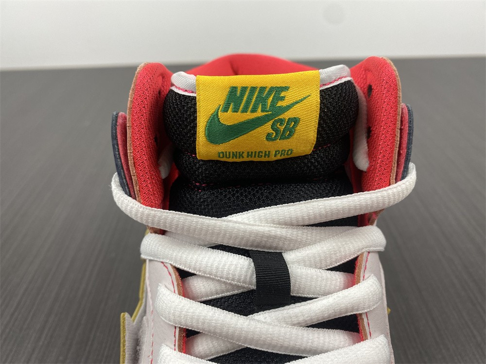 gundam x nike sb dunk high dh7717-100