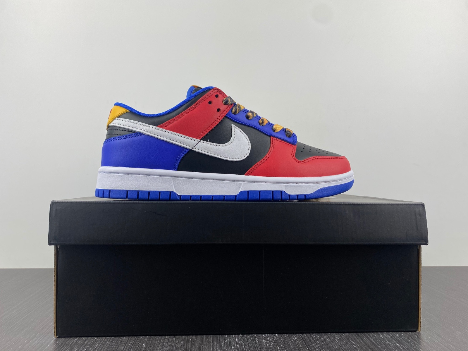 nike dunk low tennessee state university dr6190-100