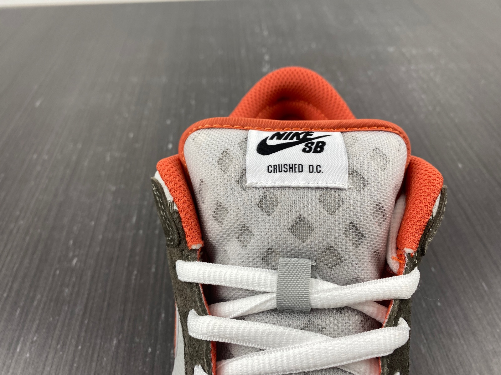 crushed dc nike sb dunk low dh7782-001