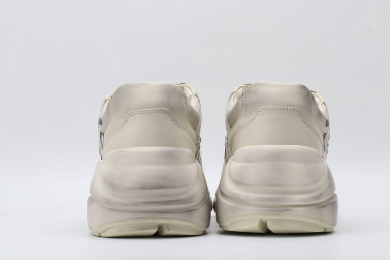 G*u*i ace embroidered low-top sneaker white with lips