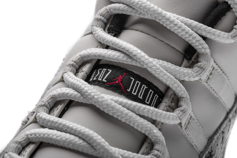 jordan 11 retro low snake light bone cd6846-002