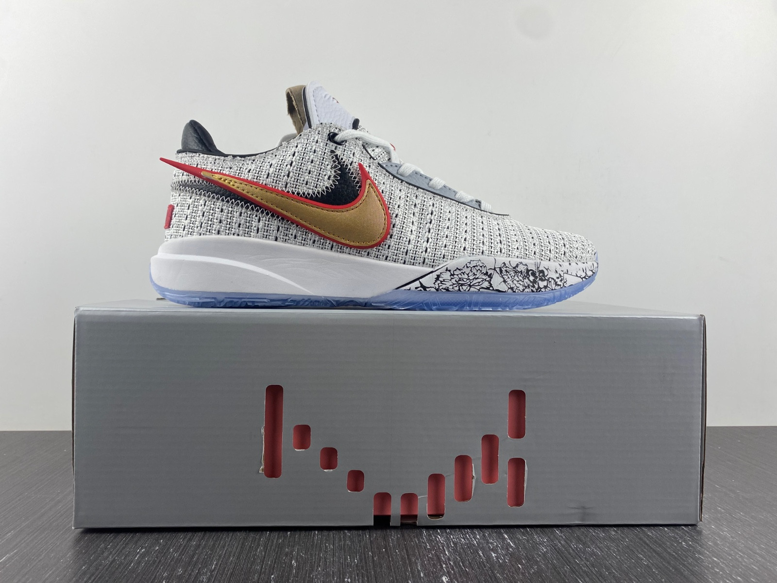 nike lebron 20 the debut dj5423-100