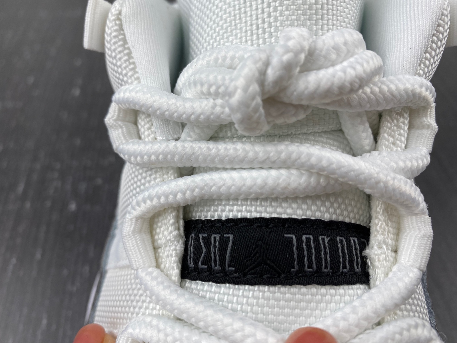 air jordan 11 low elephant print av2187-140