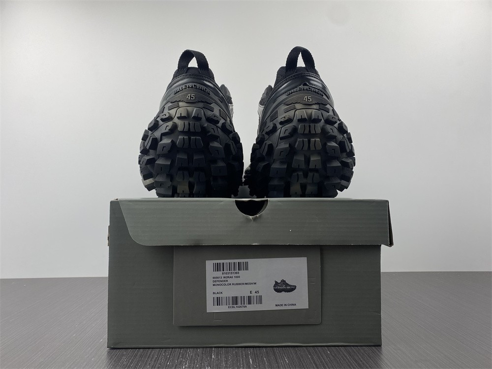 Ba*len*cia*ga defender sneaker