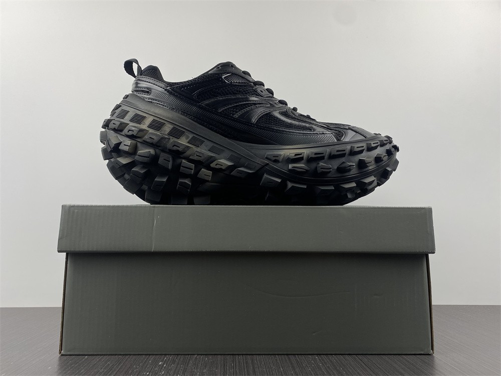 Ba*len*cia*ga defender sneaker