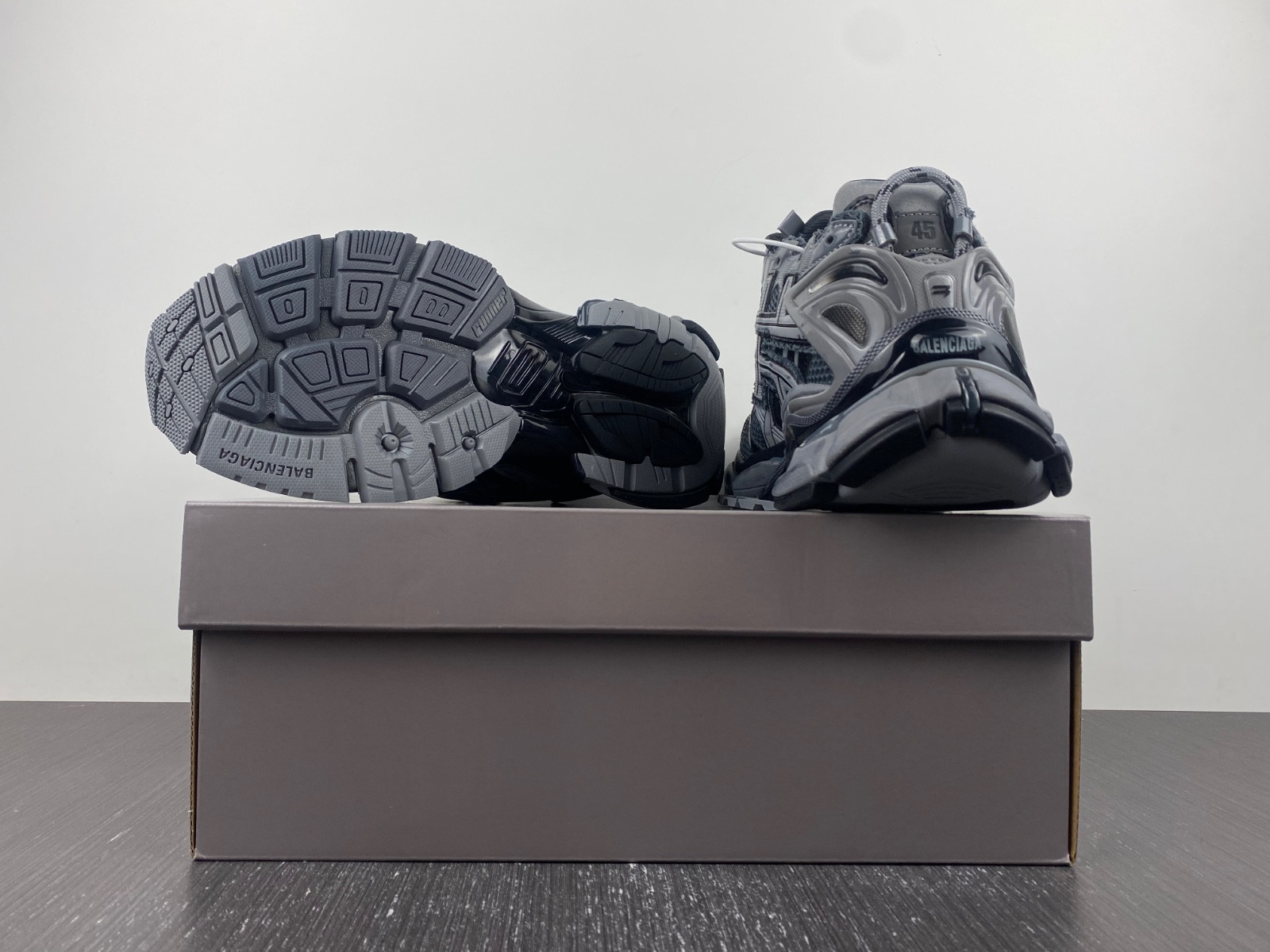 Ba*len*cia*ga 7.0 runner