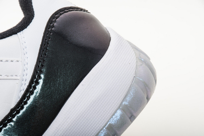 air jordan 11 low "emerald" 528895-145