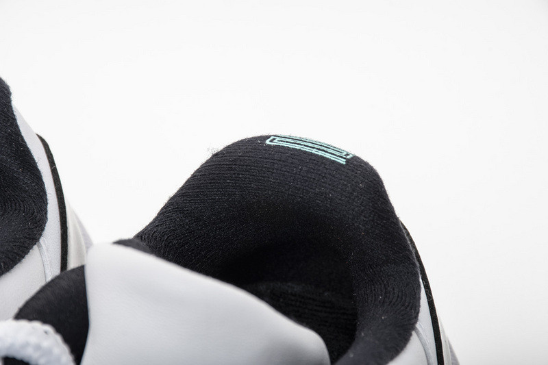 air jordan 11 low "emerald" 528895-145