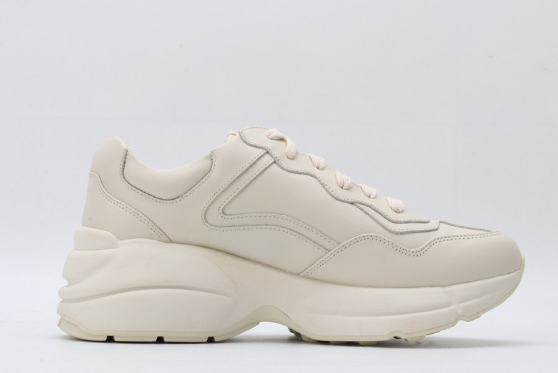 G*u*i ace embroidered low-top sneaker white with print