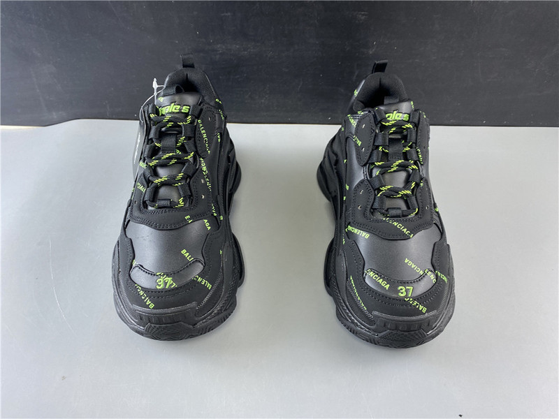 Ba*len*cia*ga triple s