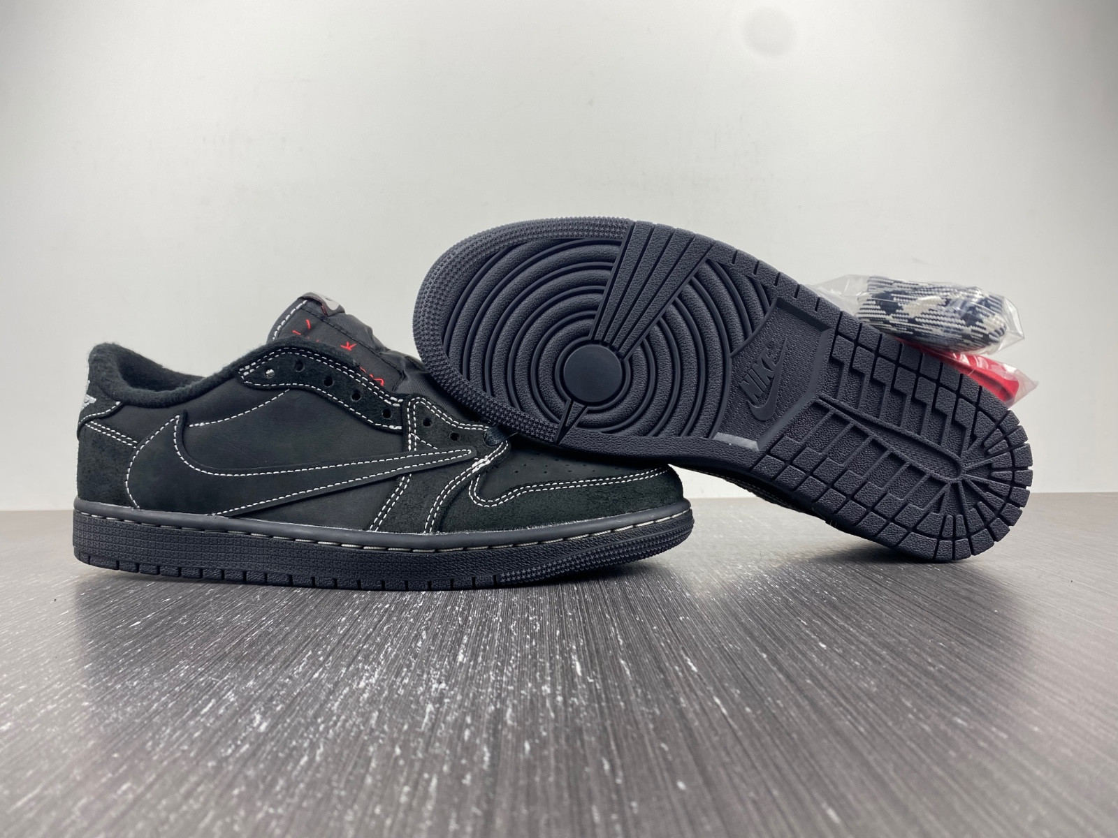 ravis scott x air jordan 1 low “black phanT0m” dm7866-001