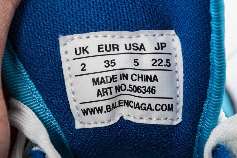 Ba*len*cia*ga triple s trainers
